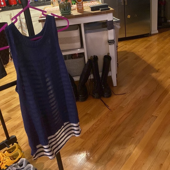 ✨🌹BNWOT🌹✨CENTRAL PARK WEST BEAUTIFULLY MADE SLEEVELESS BLOUSE✨🌹XS🌹✨STAPLE✨🌹 - Picture 4 of 9